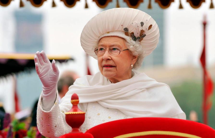 Isabel II permanecerá en Balmoral a pesar de un positivo por covid