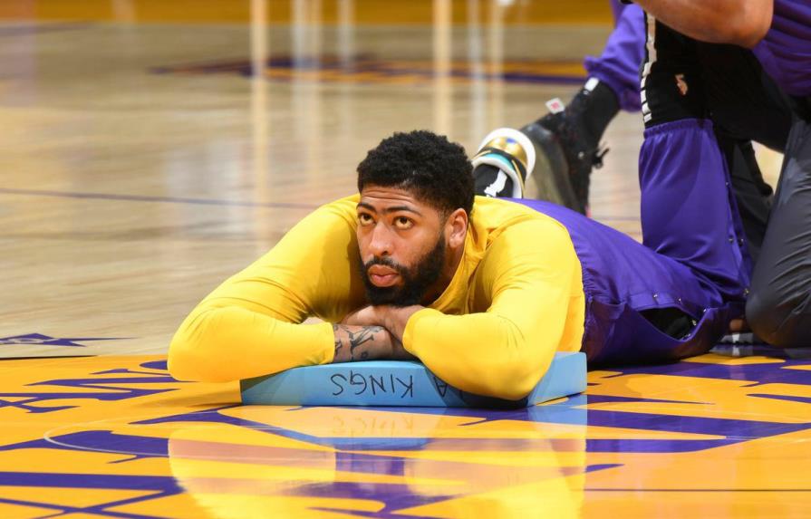 Sin rotura, pero la pantorrilla de Davis mantiene en vilo a los Lakers