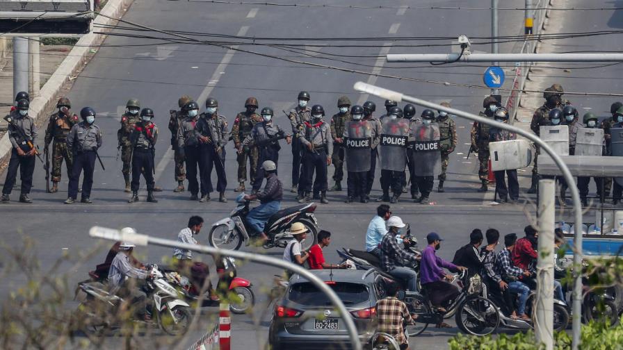 Policía de Myanmar endurece represión contra protestas Policía de Myanmar endurece represión contra protestas
