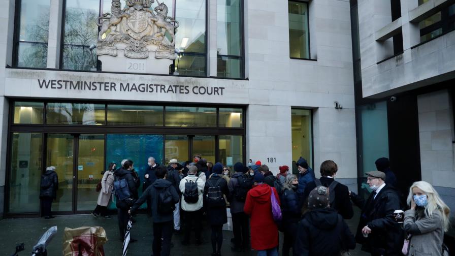 Corte británica niega fianza al fundador de WikiLeaks, Julian Assange