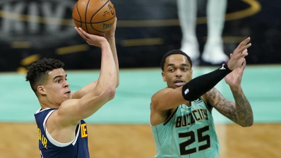 Nuggets se resisten y vencen a Hornets