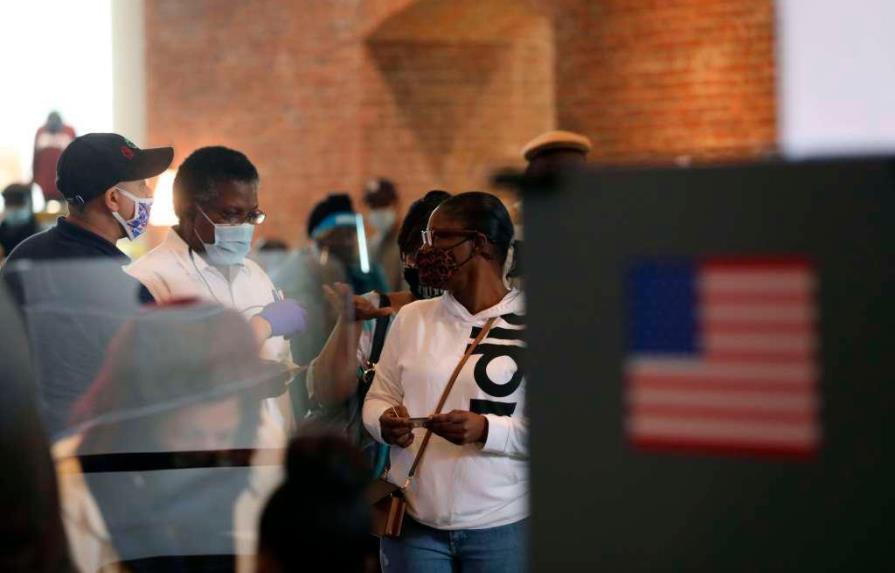 Votantes dominicanos sufragan en elecciones adelantadas en Nueva York