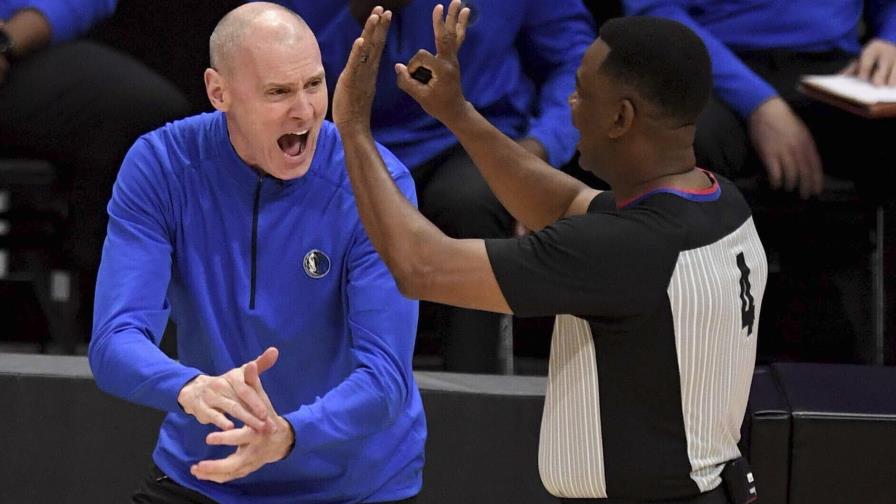 Nowitzki regresa a los Maverick; ahora como asesor