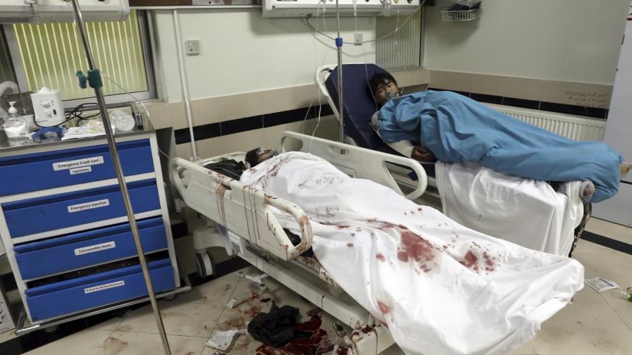 Bomba mata a 30 en Afganistán; muchas de ellas jovencitas