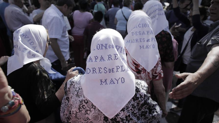 Argentina recuerda a desaparecidos en aniversario del golpe