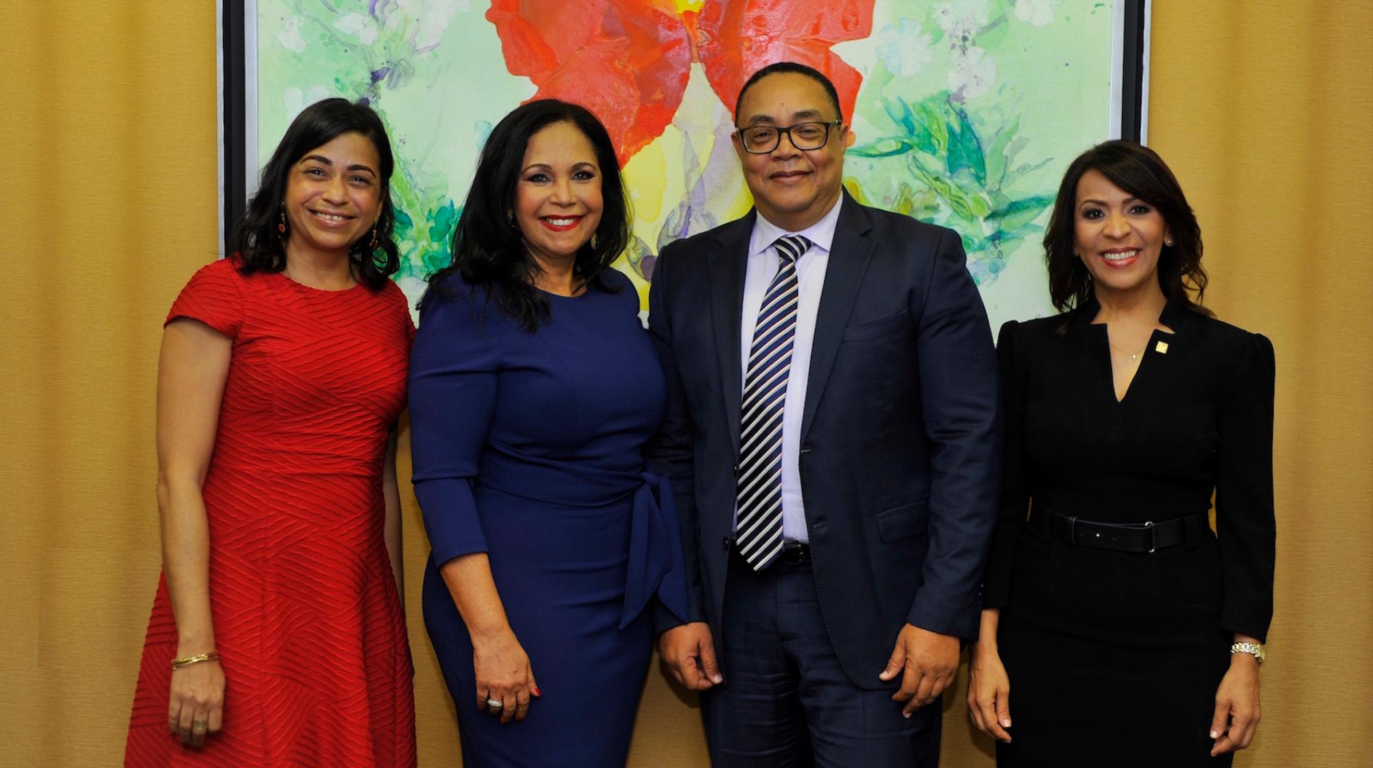 Patricia Mora, Adalgisa Pantaleo´n, Vi´ctor Bautista y Mildred Minaya