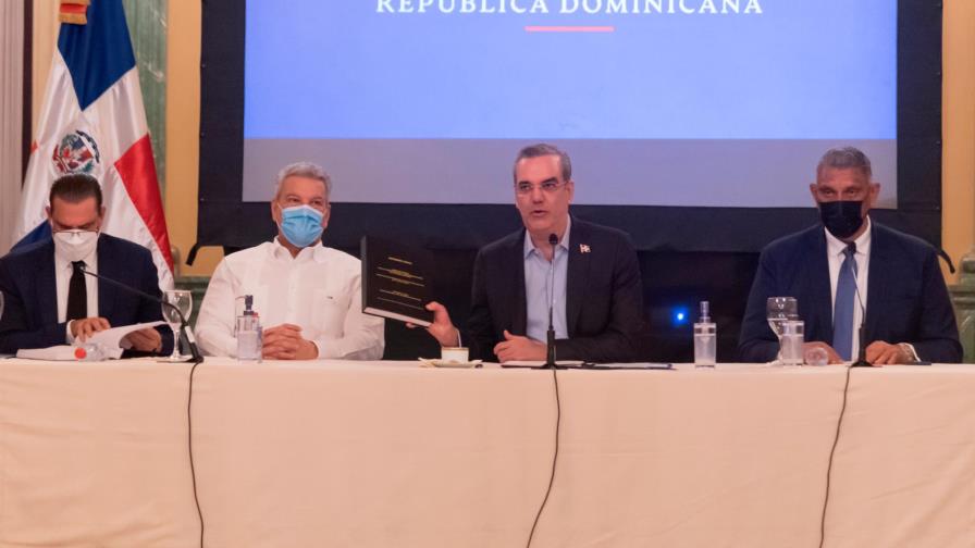 Abinader recibe informe final sobre la reforma policial