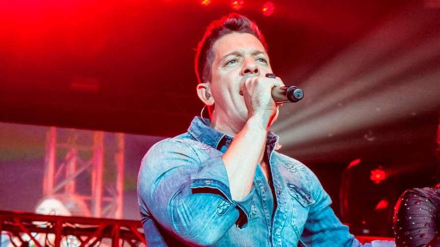 Cantante mexicano Yahir presenta “Hoy no me puedo levantar” en dos formatos