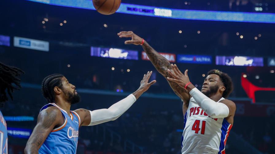 Clippers superan 107-96 a Pistons con 21 puntos de Jackson