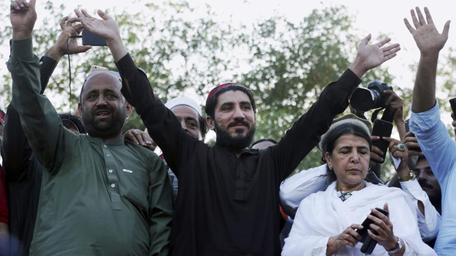 Pakistán detiene a un activista que criticó al Ejército