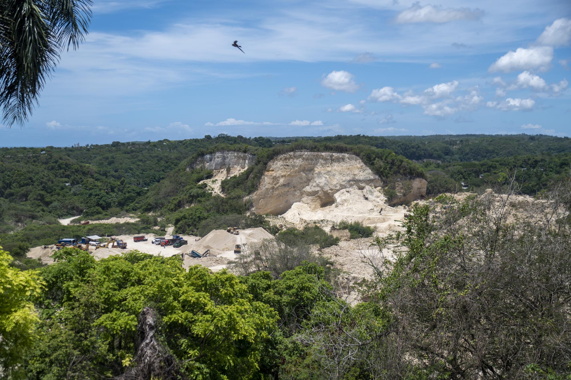 Vista general de una de las minas ubicadas en el sector Cambelén, perteneciente a la provincia de San Cristóbal. (Foto: Nelson Pulido)