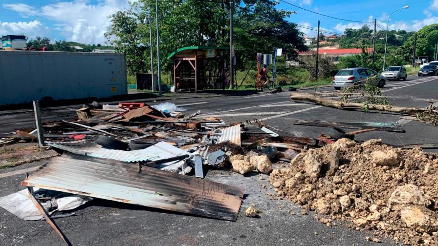 Las protestas continúan en islas francesas en el Caribe
