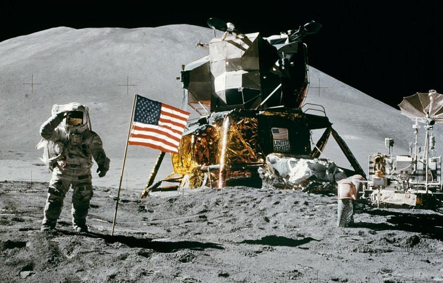 La Luna “celebra” los 50 años del Apolo 11 con un eclipse parcial