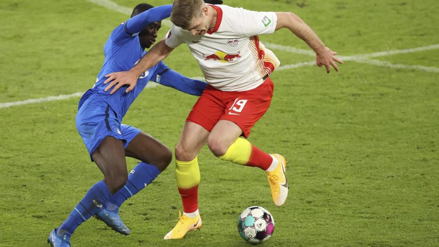 VAR impide a Leipzig acercarse al Bayern