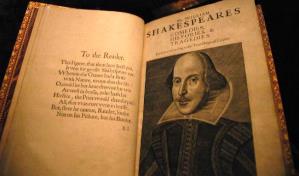 Un "inusual" ejemplar del "Primer Folio" de Shakespeare aterriza en Londres