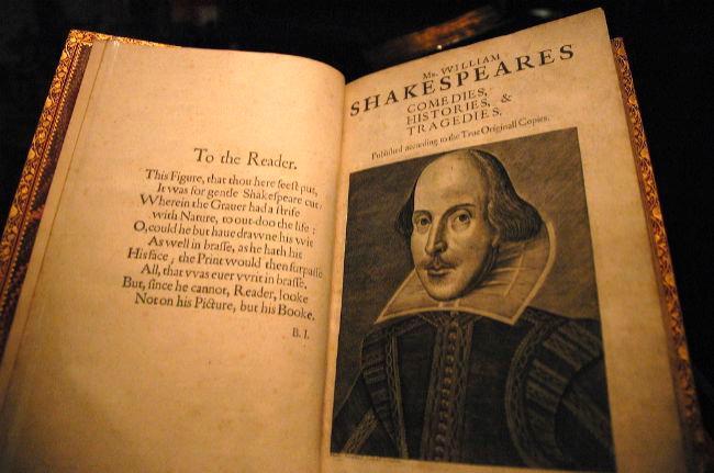 Un “inusual” ejemplar del “Primer Folio” de Shakespeare aterriza en Londres