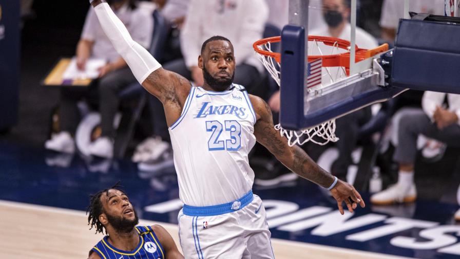 James regresa y ayuda en el triunfo de Lakers ante Pacers James regresa y ayuda en el triunfo de Lakers ante Pacers