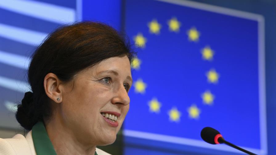 UE advierte a Hungría y Polonia que respeten democracia UE advierte a Hungría y Polonia que respeten democracia