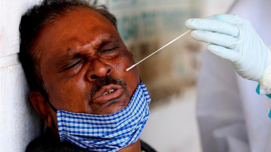 La India da un paso hacia la normalidad con la reapertura de cines y escuelas