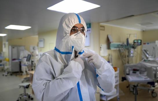 Médicos rusos se desesperan por la baja tasa de vacunación