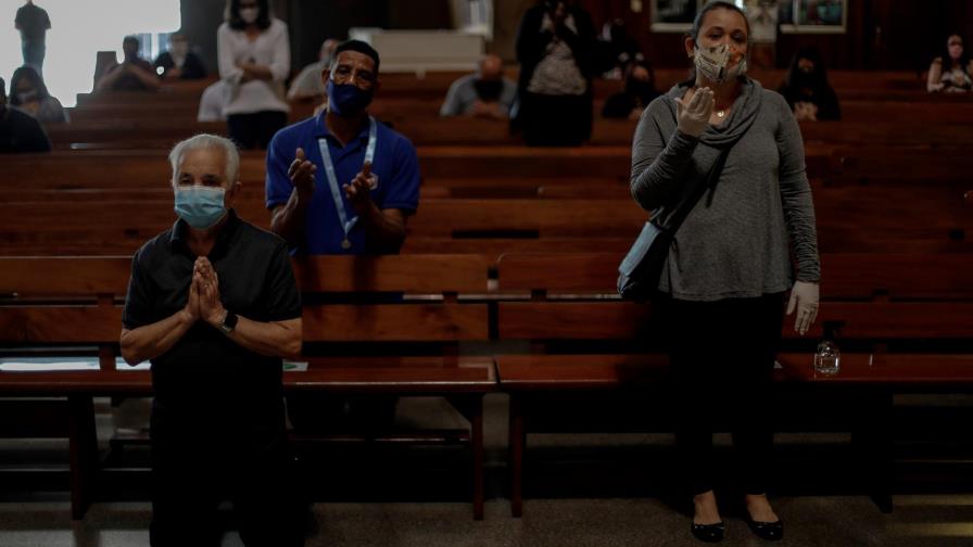 Brasil abre iglesias tras el aval de Supremo en el peor momento de pandemia