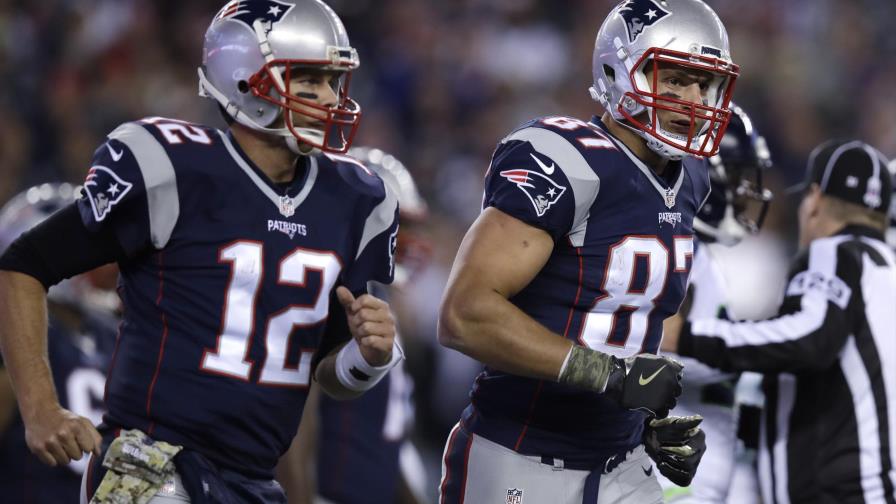 Gronkowski se reencuentra con Brady en Tampa Bay