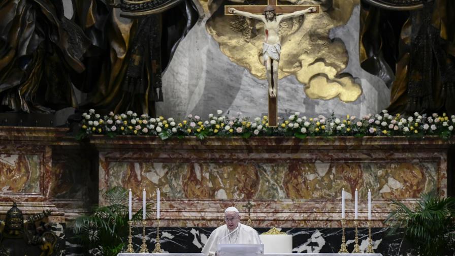 Papa elogia devoción de Felipe de Inglaterra por la familia