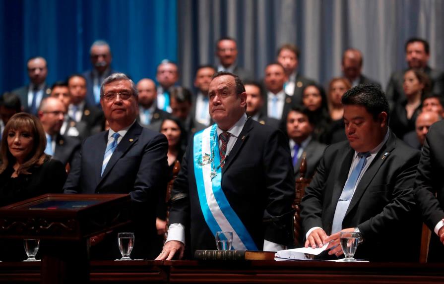 Alejandro Giammattei toma la batuta de Guatemala confiado en cambiar el rumbo