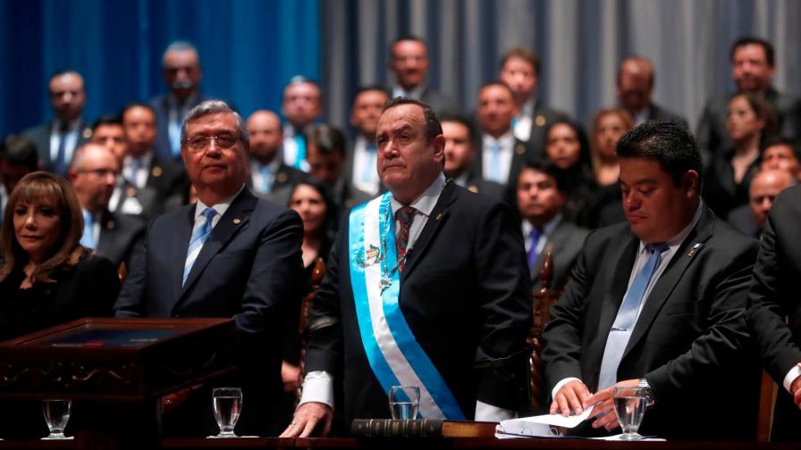 Alejandro Giammattei toma la batuta de Guatemala confiado en cambiar el rumbo