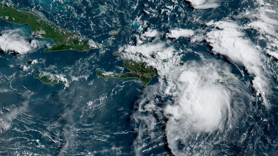 Fred deja apagones en Dominicana y bordea el norte de Cuba