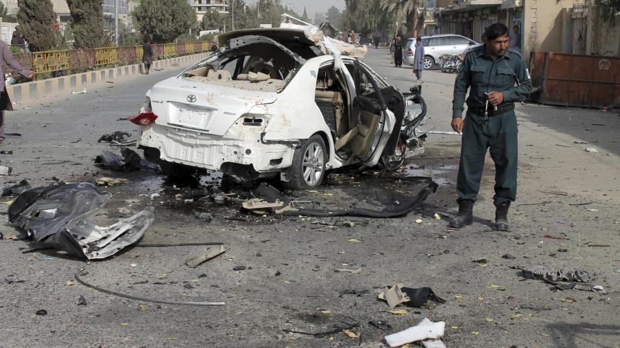 Suicida con coche bomba en Kabul: tres muertos y 4 heridos