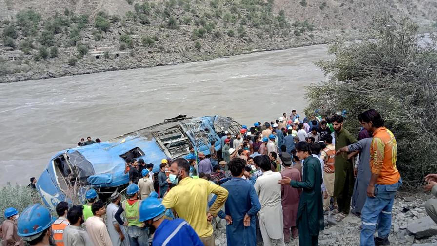 Accidente de bus deja 13 trabajadores muertos en Pakistán