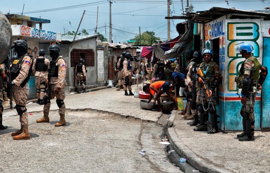 Enfrentamientos entre bandas dejan 6 muertos en Puerto Príncipe