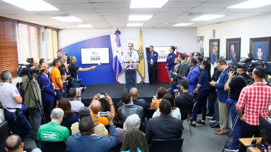 JCE informa votación en colegios electorales se mantiene a ritmo fluido JCE informa votación en colegios electorales se mantiene a ritmo fluido