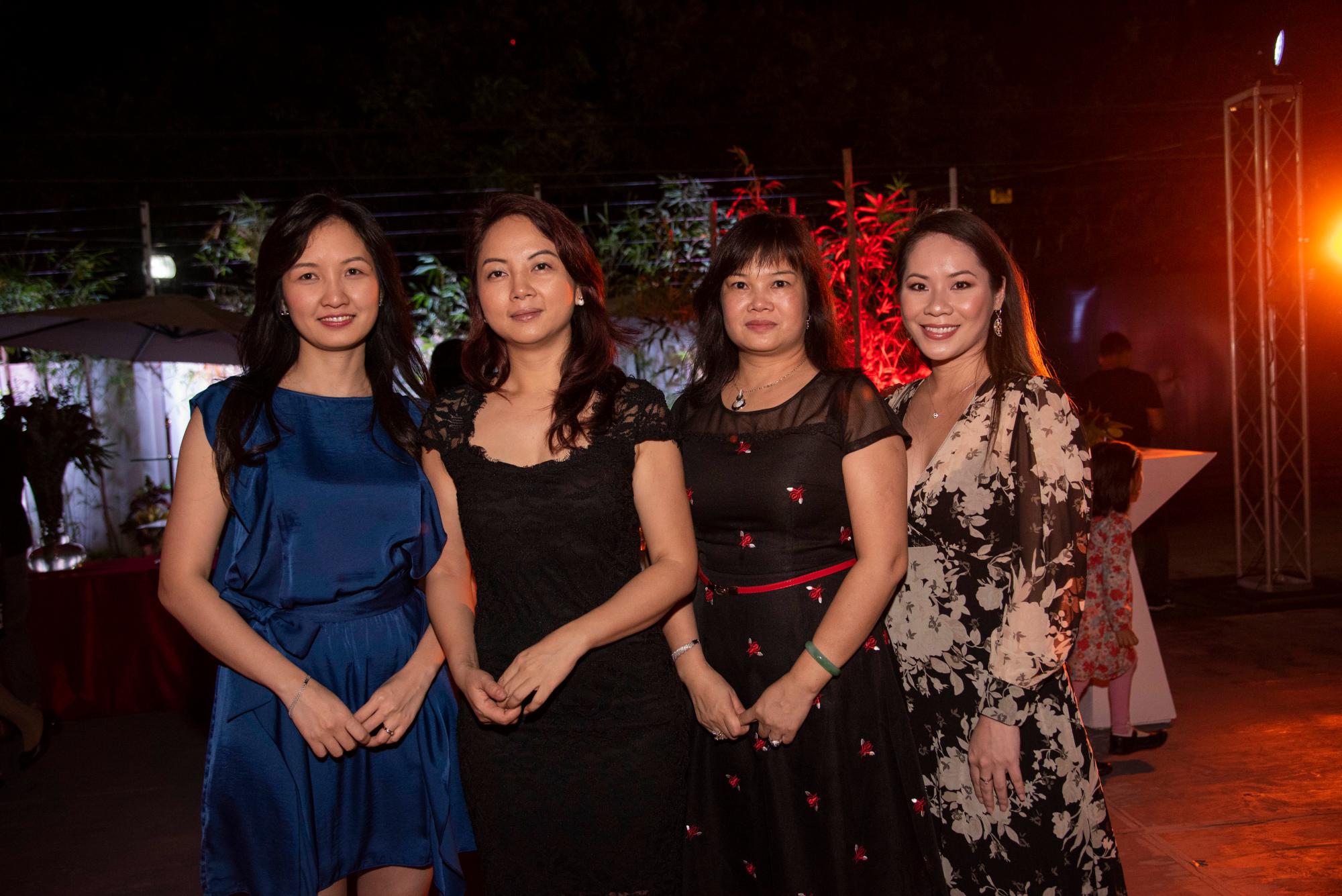 Yingyi Laing, Deyi Liang, Rosa Feng de Sang y Yun Liang.