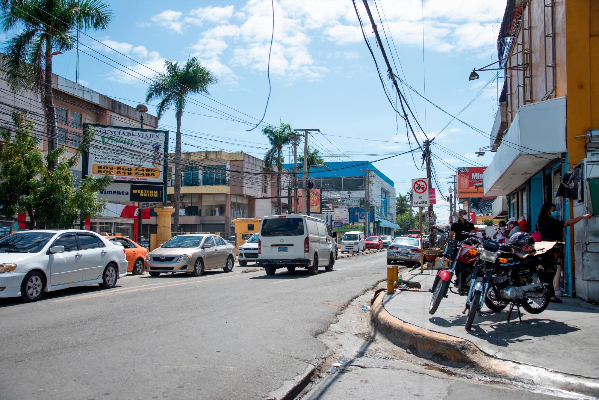 Calle Isabel Aguiar, una de vía de mayor flujo de vehículo.