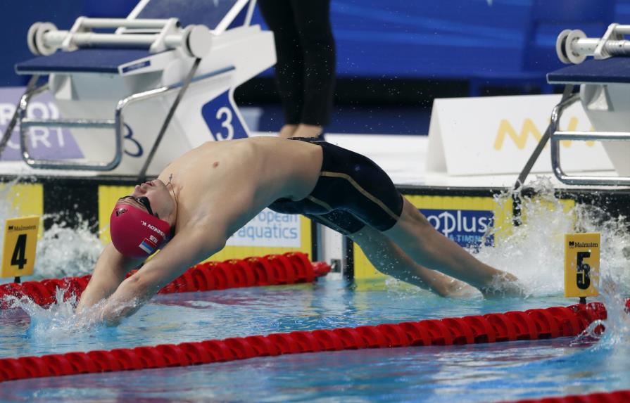 Kolesnikov rompe marca mundial 50 metros nado de espalda