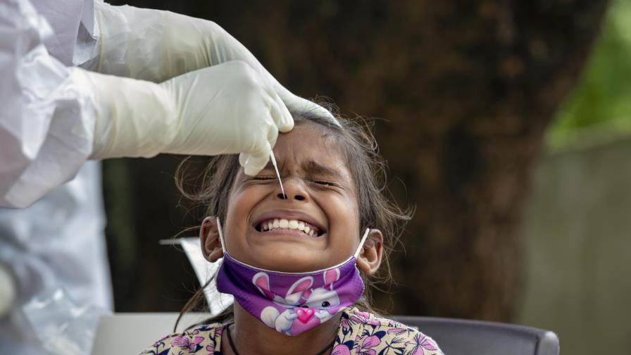 India bate su récord con 1.133 nuevas muertes por COVID-19
