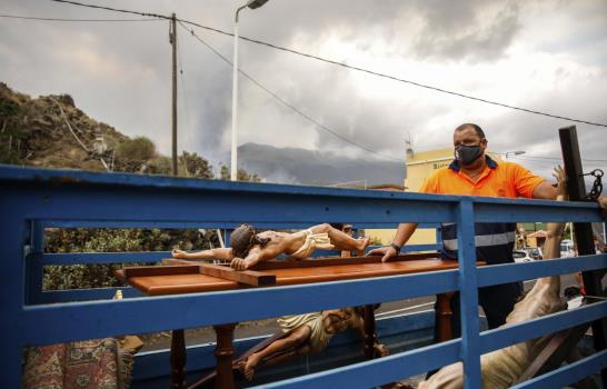 La lava y los temblores causan preocupación en isla española