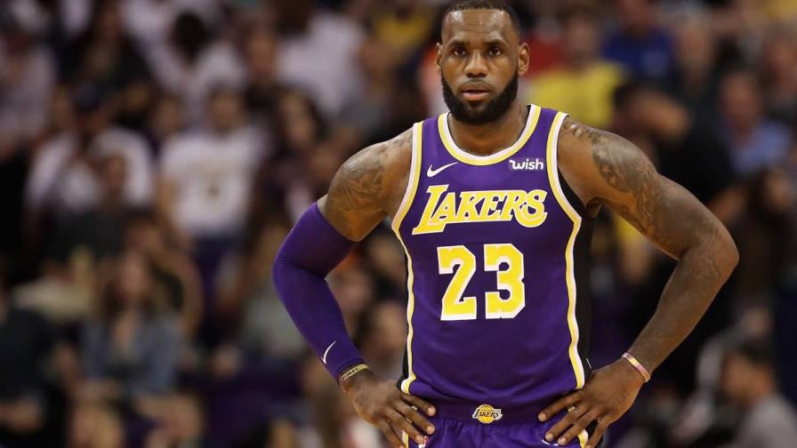 Venden por cifra récord de US$1,8 millones una postalita de LeBron James Venden por cifra récord de US$1,8 millones una postalita de LeBron James