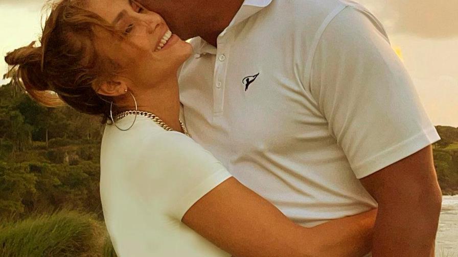 Alex se mostró amoroso con JLo durante su visita a RD, pero se llevó uno de los perros, revela fuente