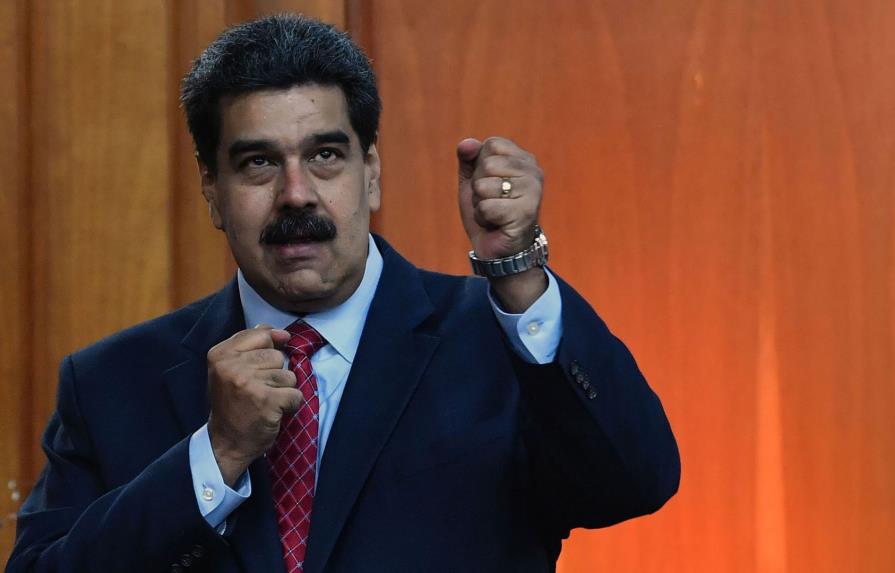 Maduro dice Trump “ataca libertad de circulación” tras suspensión de vuelos