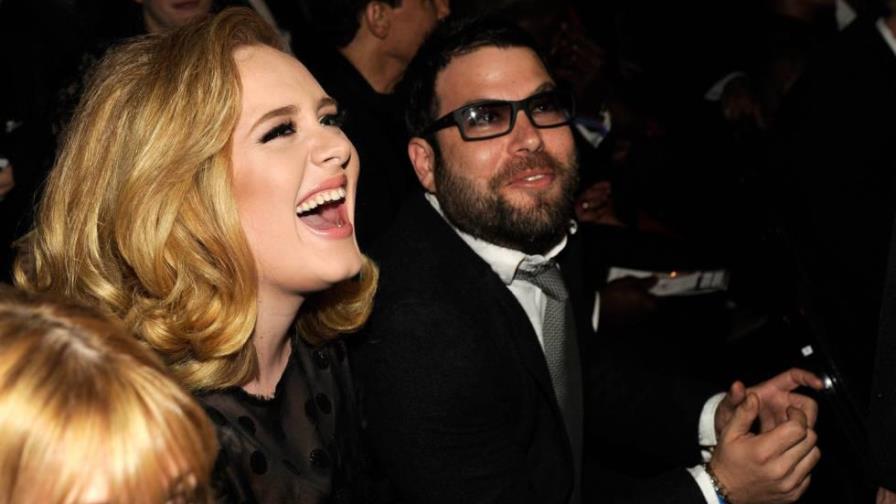 A dos años de su separación, Adele llega a un acuerdo de divorcio con su exesposo, sin ayuda de abogados