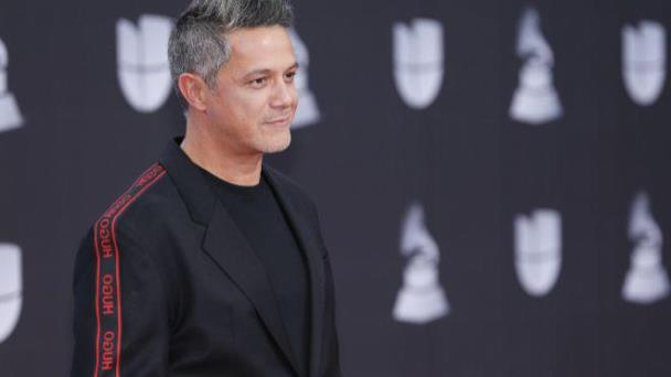 Juez ordena que le congelen cuentas a Alejandro Sanz