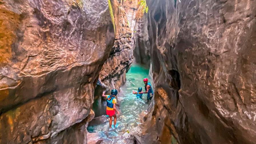 Saltos de Damajagua, una experiencia para vivir en familia