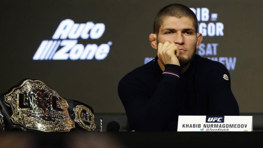 El campeón de UFC Khabib Nurmagomedov se niega a romper cuarentena