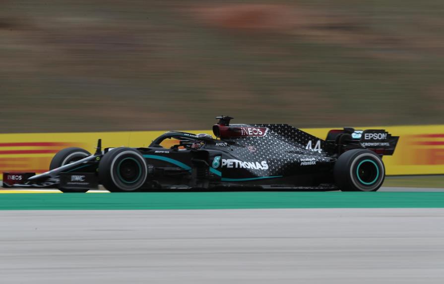 Hamilton gana en Portugal, bate récord de victorias en la F1
