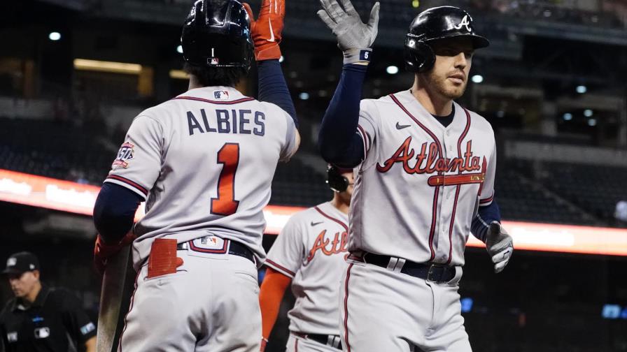 Los Bravos ganan a Arizona pese al jonrón perdido de Duvall