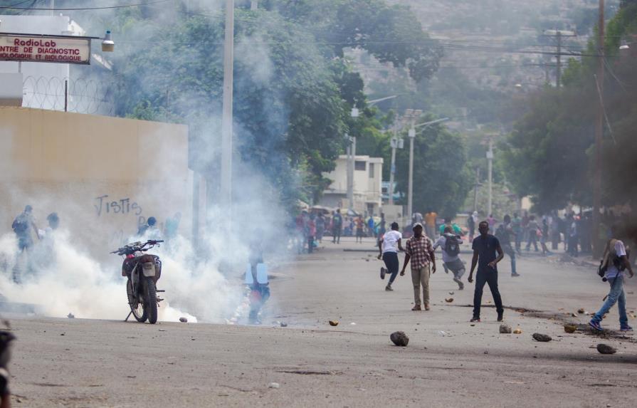 Al menos un muerto en protestas en Haití mientras la ONU lanza advertencia