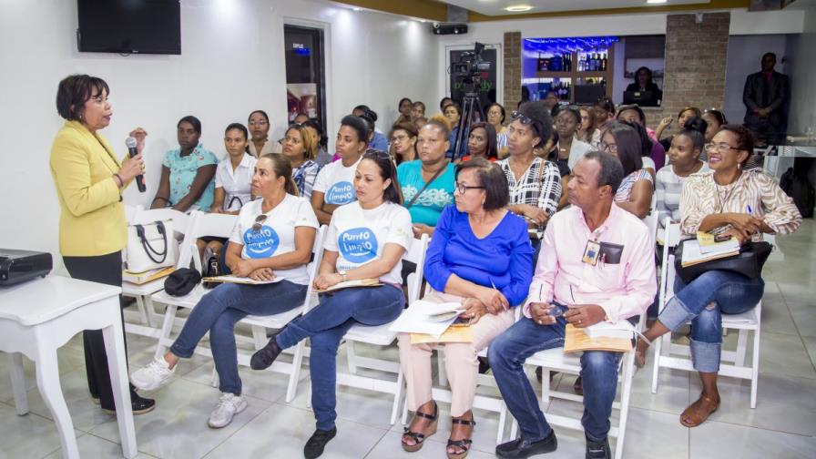 Junta Central Electoral capacita mujeres en política